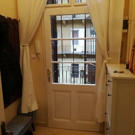 Quiet Oasis Kiraly Str. Apartment *